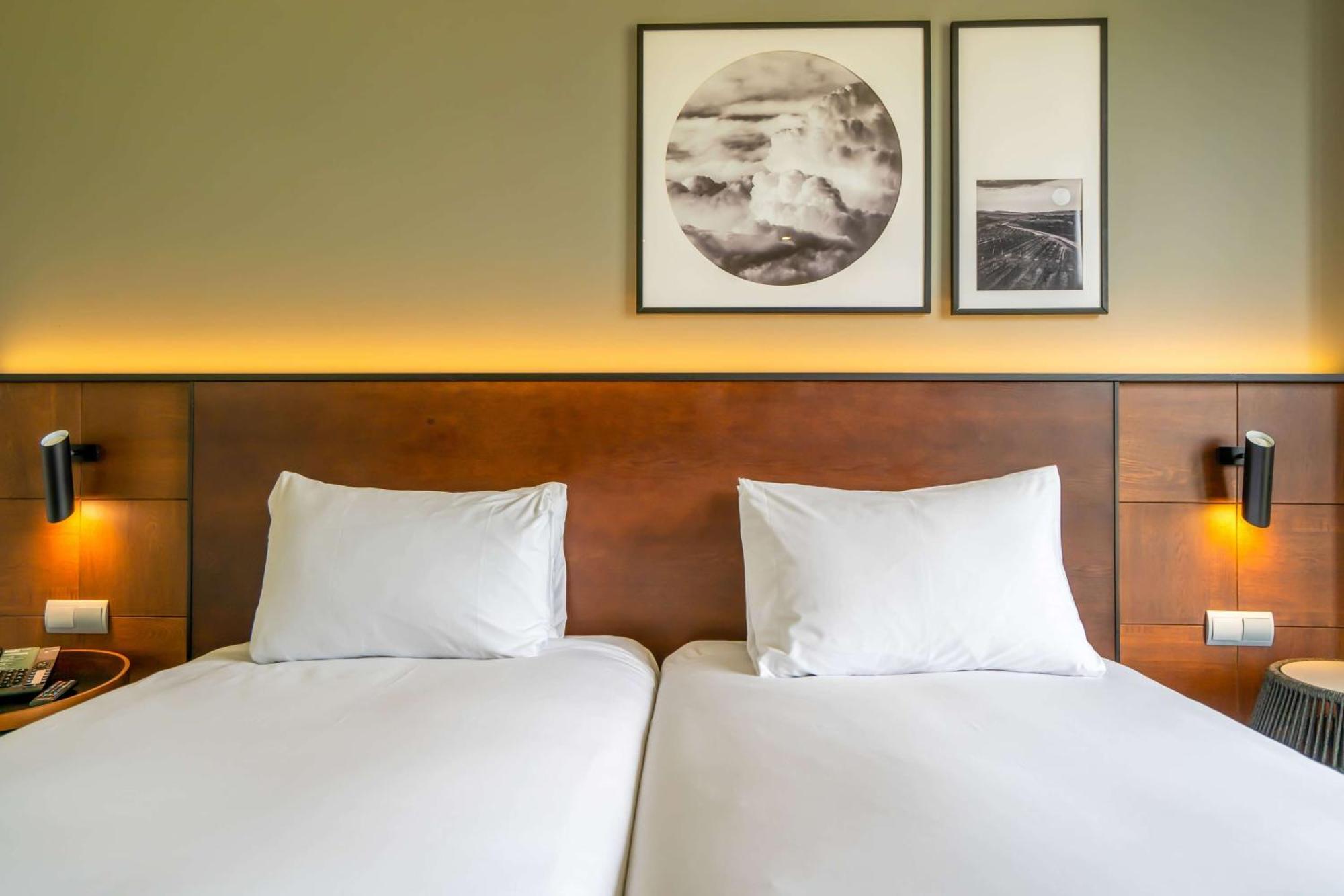 Dolce By Wyndham Barcelona Resort Sant Esteve Sesrovires Ngoại thất bức ảnh