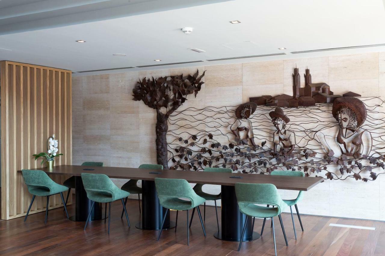 Dolce By Wyndham Barcelona Resort Sant Esteve Sesrovires Ngoại thất bức ảnh